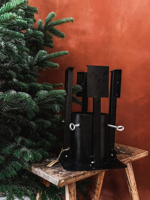 
            
                Ladda in bild i Galleri Viewer, Christmas Tree Stand Outdoor - by Benson - Swedish Design
            
        
