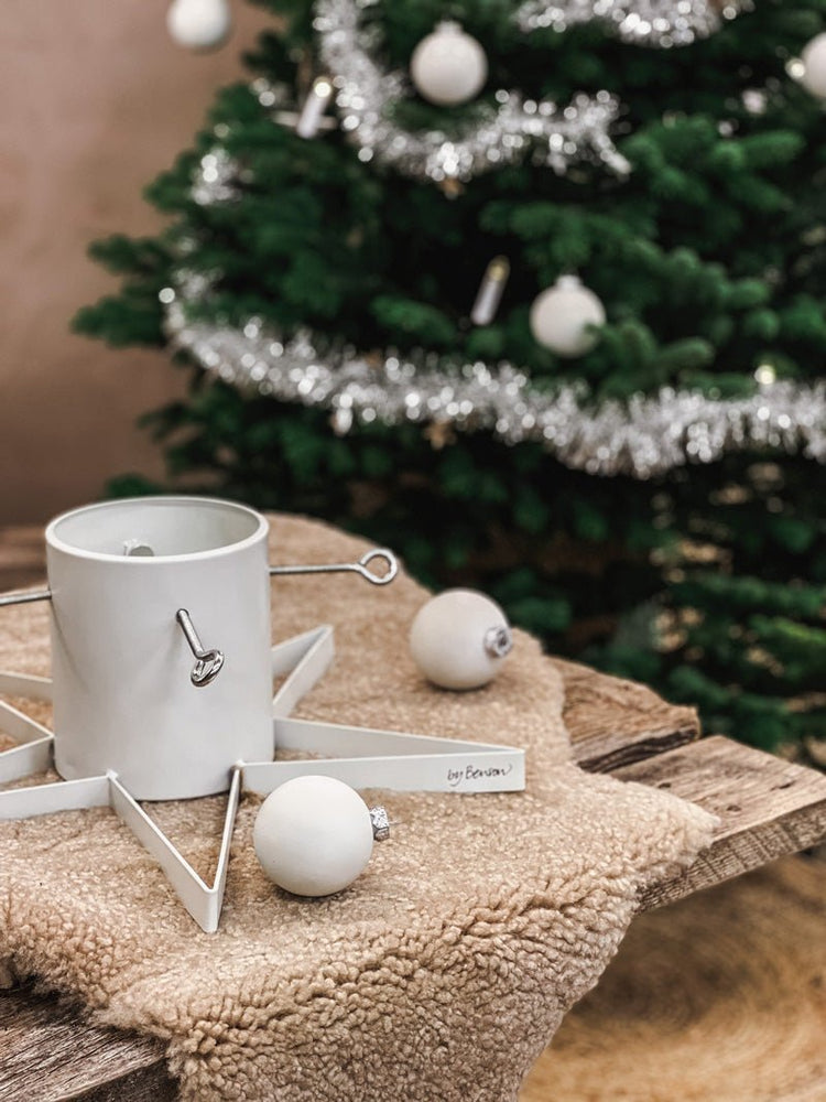 
            
                Indlæs billede i gallerifremviser, Christmas Tree Stand Star - by Benson - Swedish Design
            
        